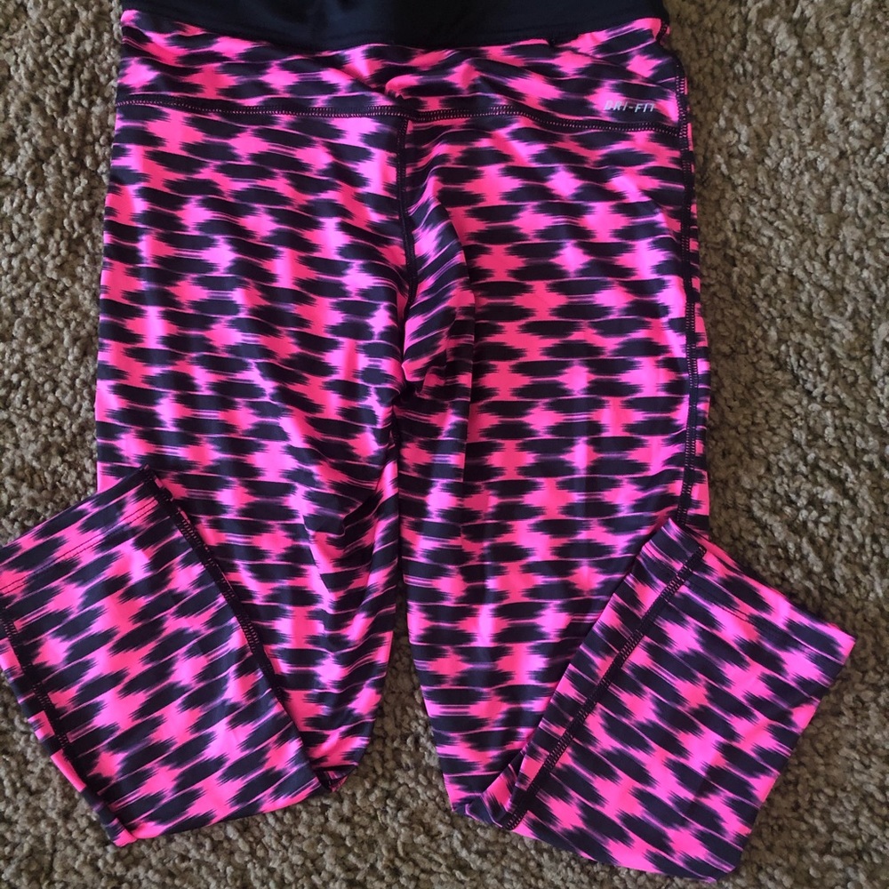 Women Nike Dri-Fit Relay Printing Running crop